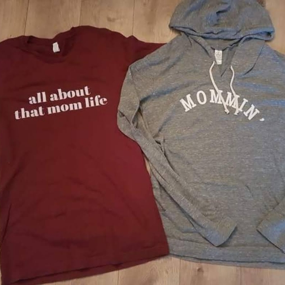 Mom life shirt and light sweater - Picture 1 of 1